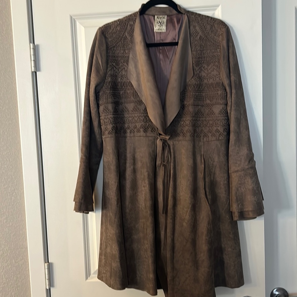 LIKE NEW! EMBROIDERED FAUX LEATHER JACKET